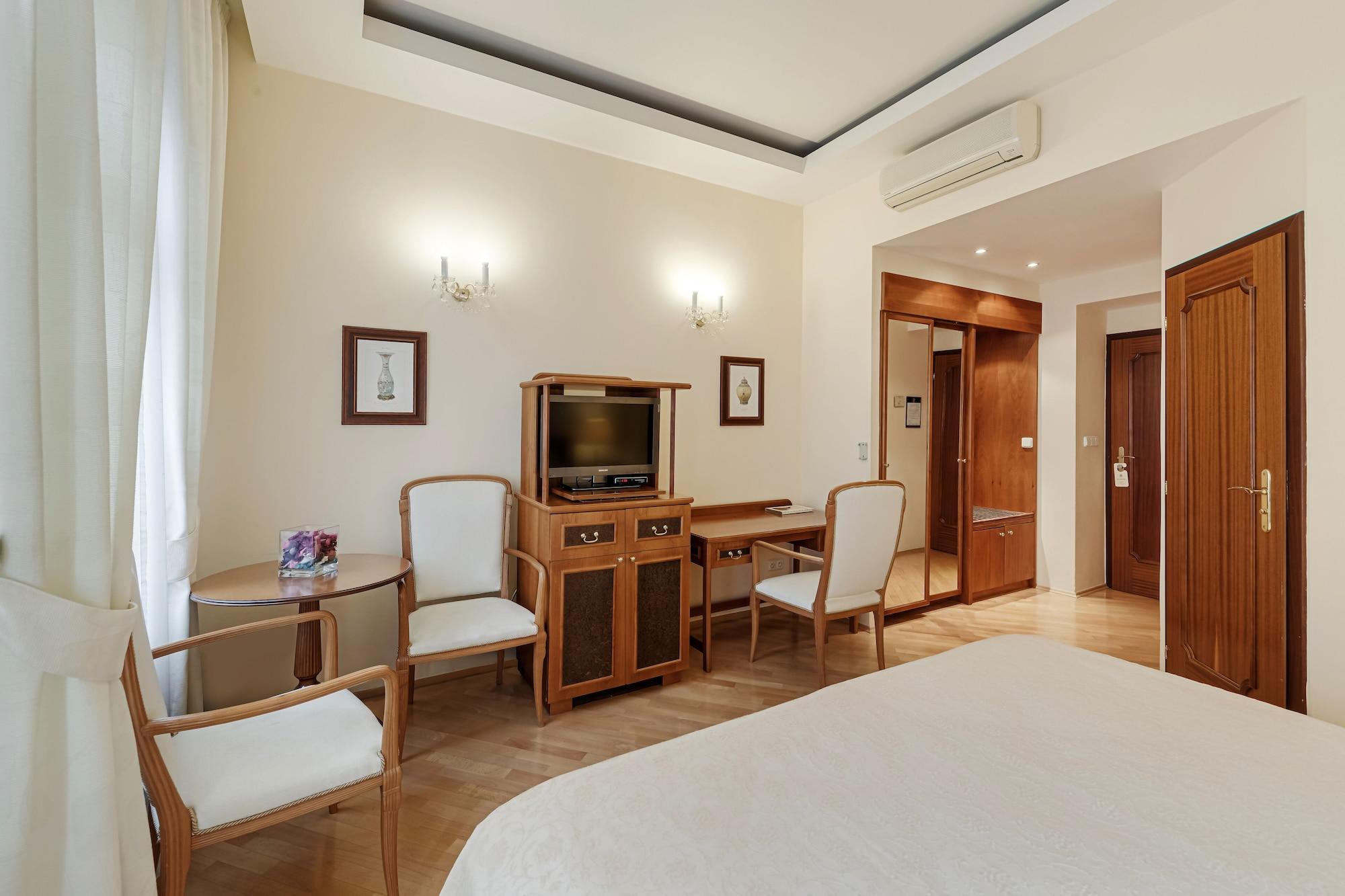 Louren Hotel Πράγα Εξωτερικό φωτογραφία